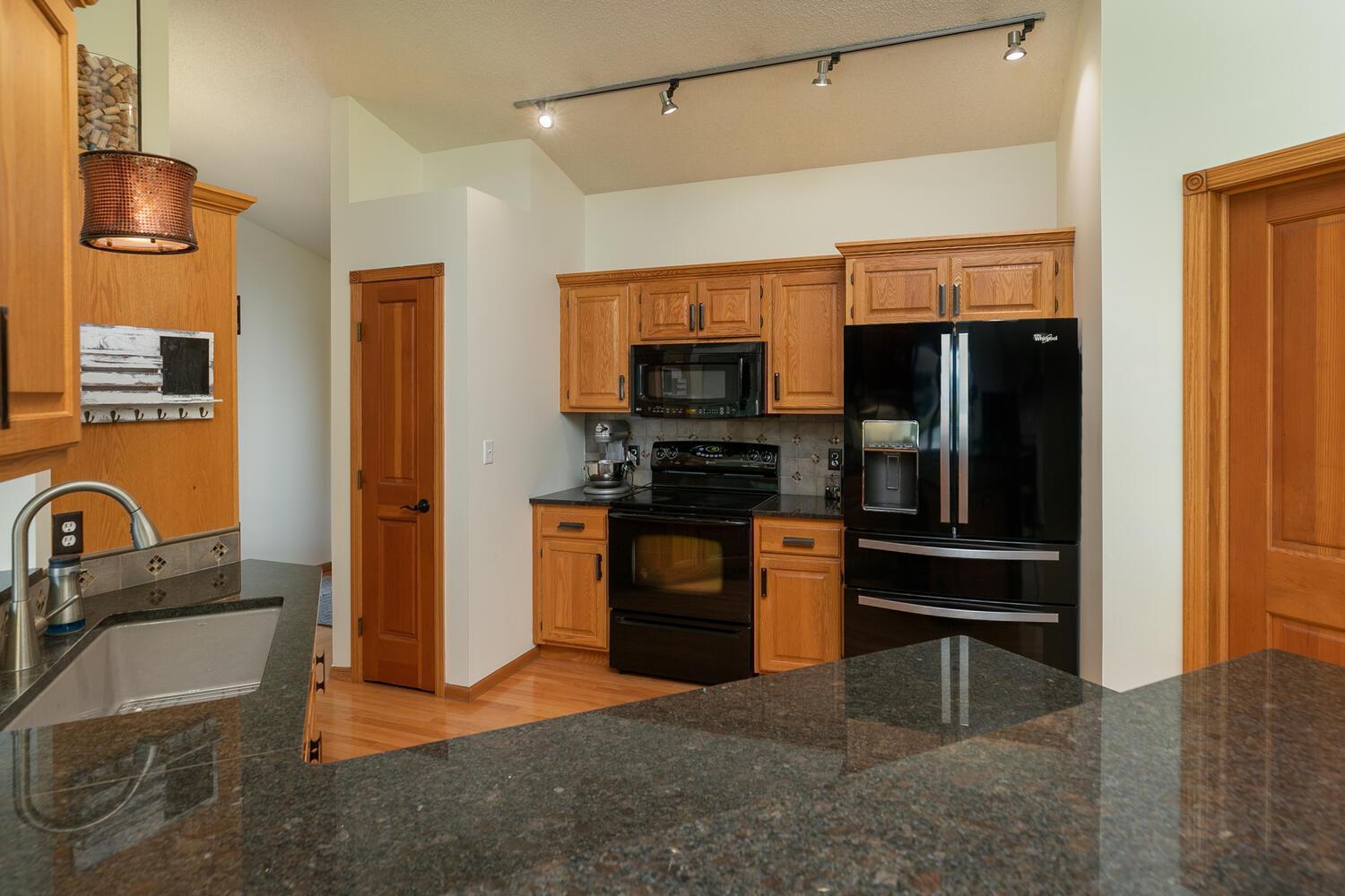 3338 Lachencrest Lane Northwest Rochester, MN 55901 - Photo 15 of 56