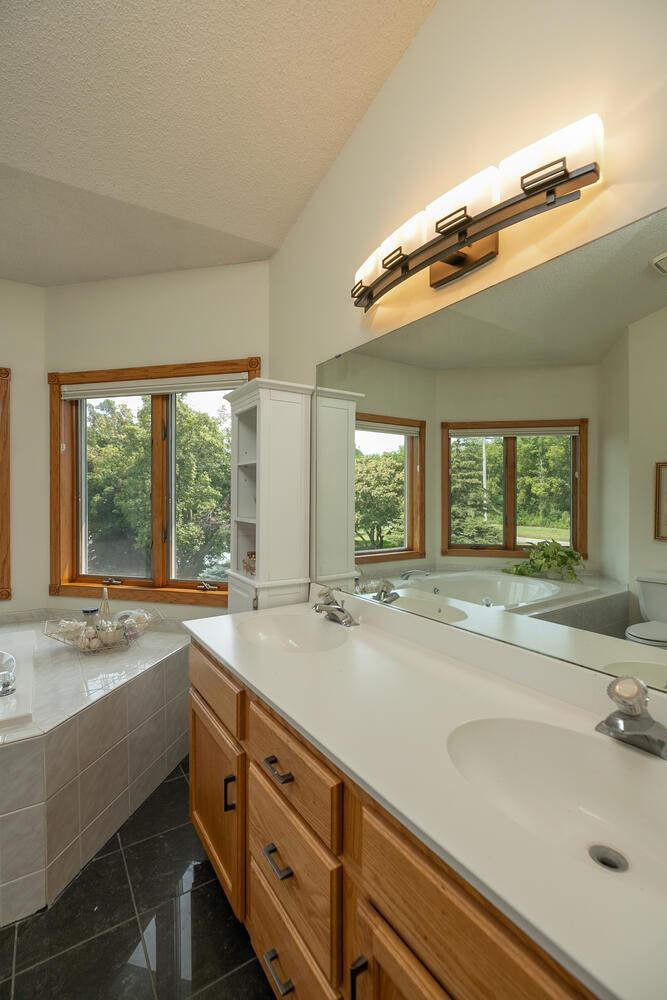 3338 Lachencrest Lane Northwest Rochester, MN 55901 - Photo 20 of 56