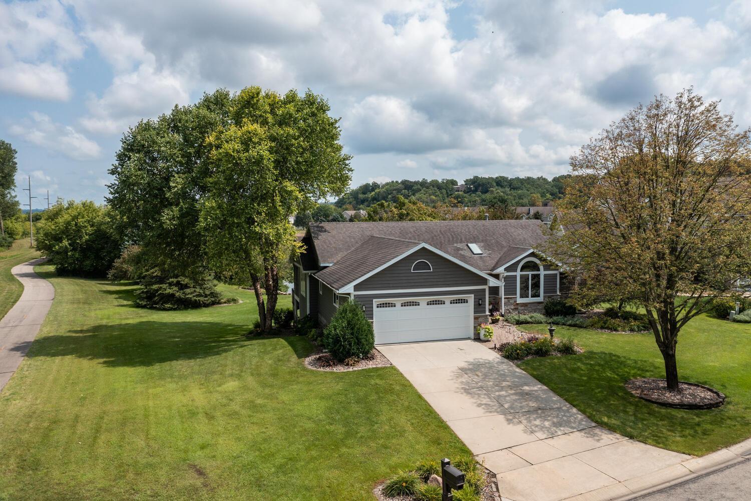 3338 Lachencrest Lane Northwest Rochester, MN 55901 - Photo 3 of 56