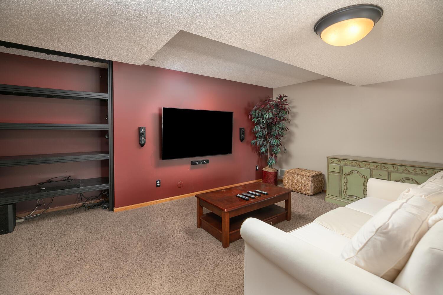 3338 Lachencrest Lane Northwest Rochester, MN 55901 - Photo 27 of 56