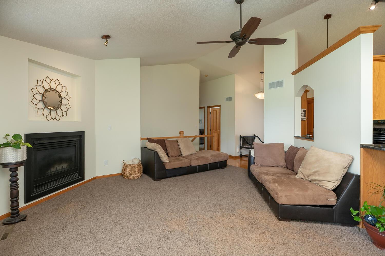 3338 Lachencrest Lane Northwest Rochester, MN 55901 - Photo 7 of 56