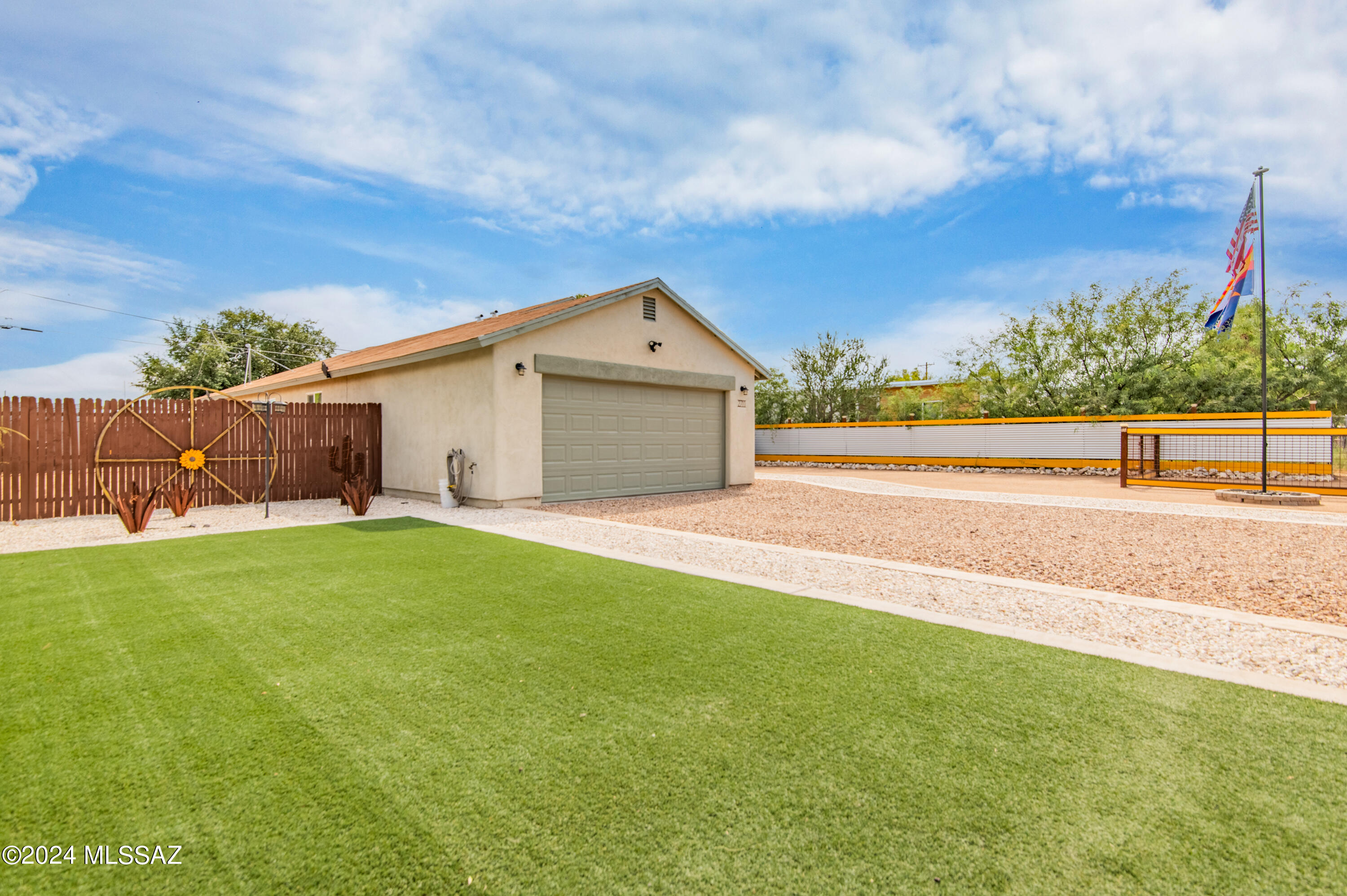 2711 West Milton Road Tucson, AZ 85746 - Photo 5 of 35 Gallery Image 5
