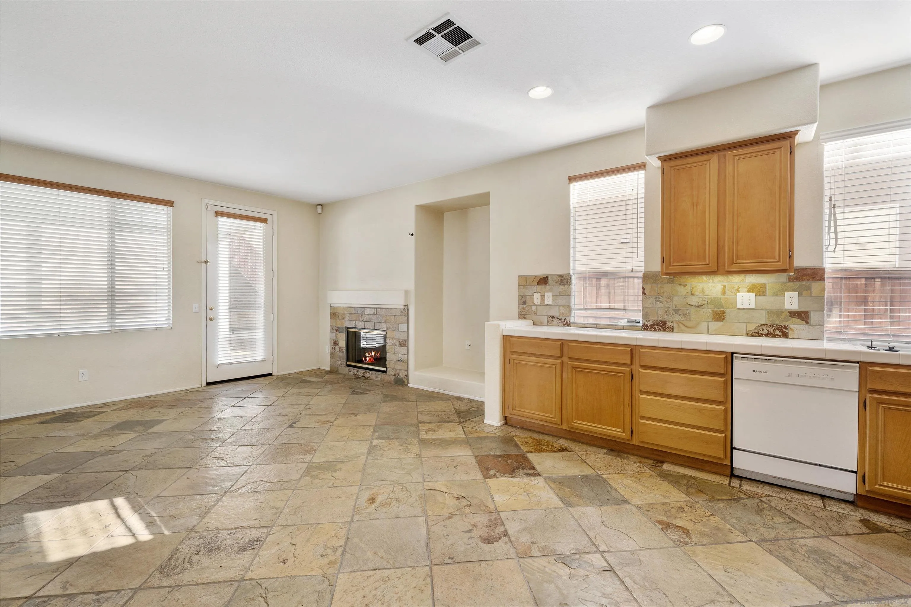 8612 Cabin Place Riverside, CA 92508 - Photo 14 of 40 Gallery Image 14