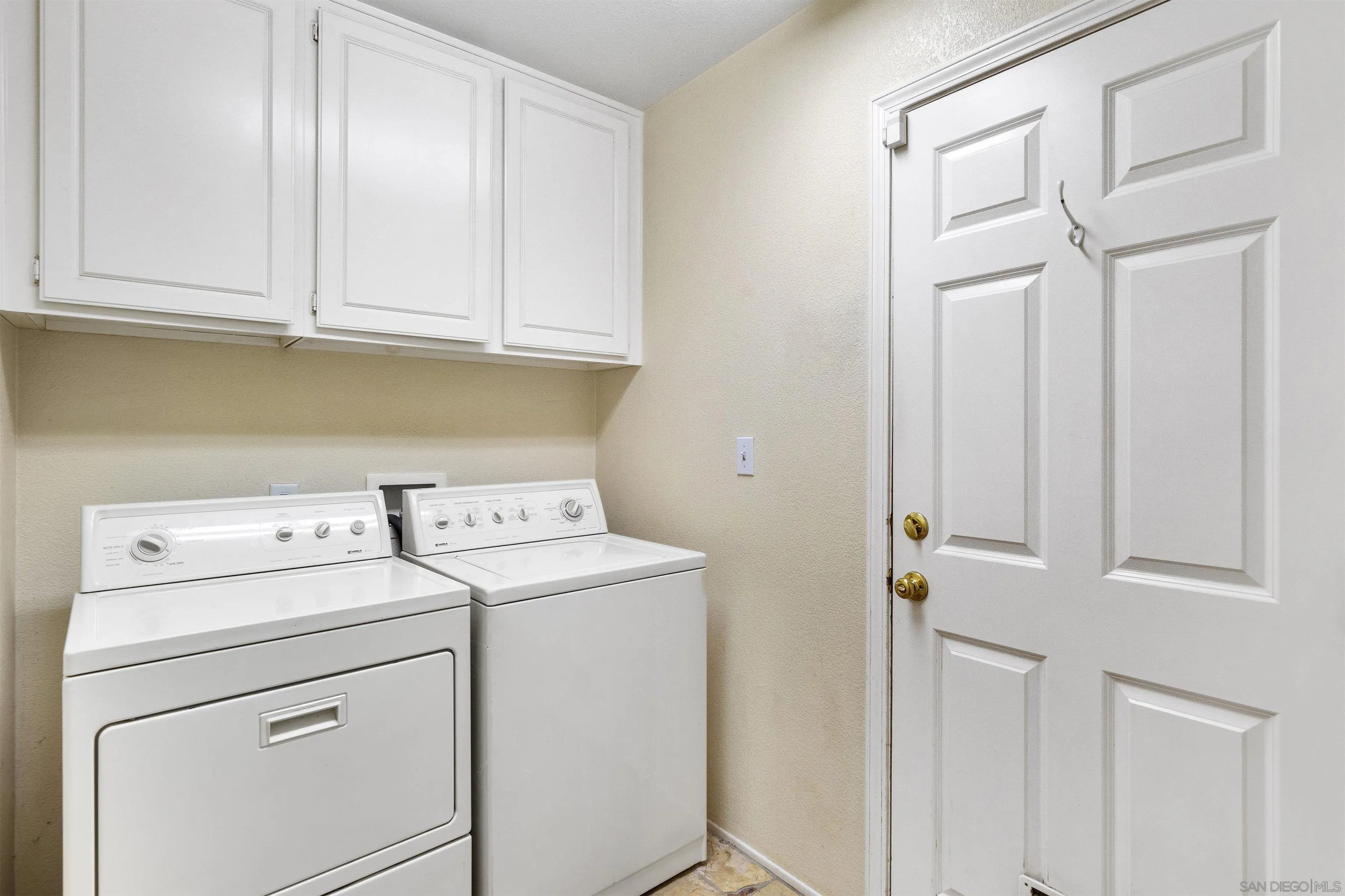 8612 Cabin Place Riverside, CA 92508 - Photo 18 of 40 Gallery Image 18
