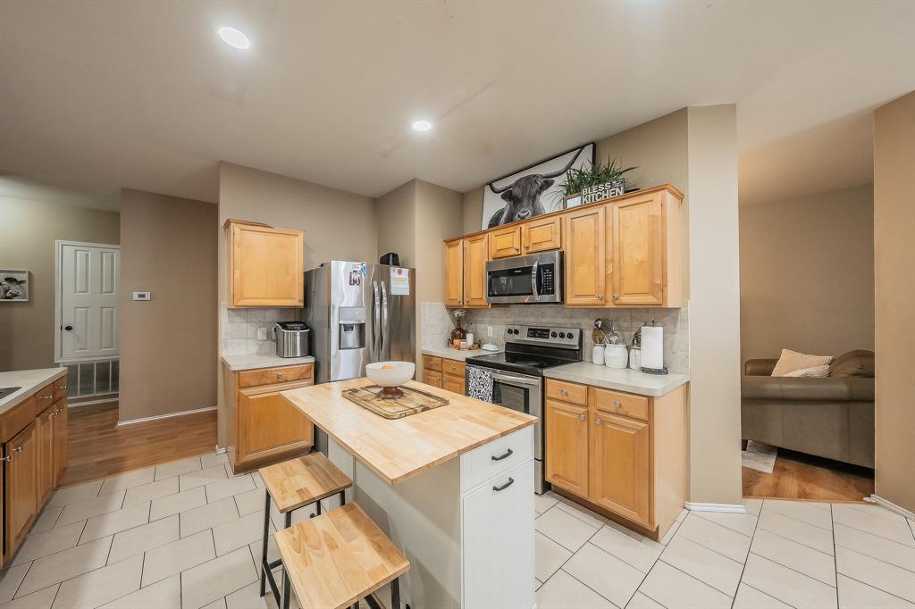 9032 Saratoga Road Fort Worth, TX 76244 - Photo 12 of 37