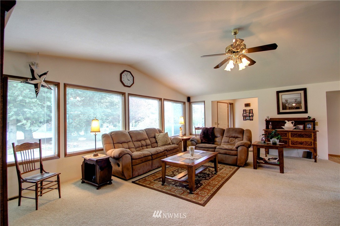 11097 Whistle Lake Road Anacortes, WA 98221 - Photo 4 of 24 Gallery Image 4