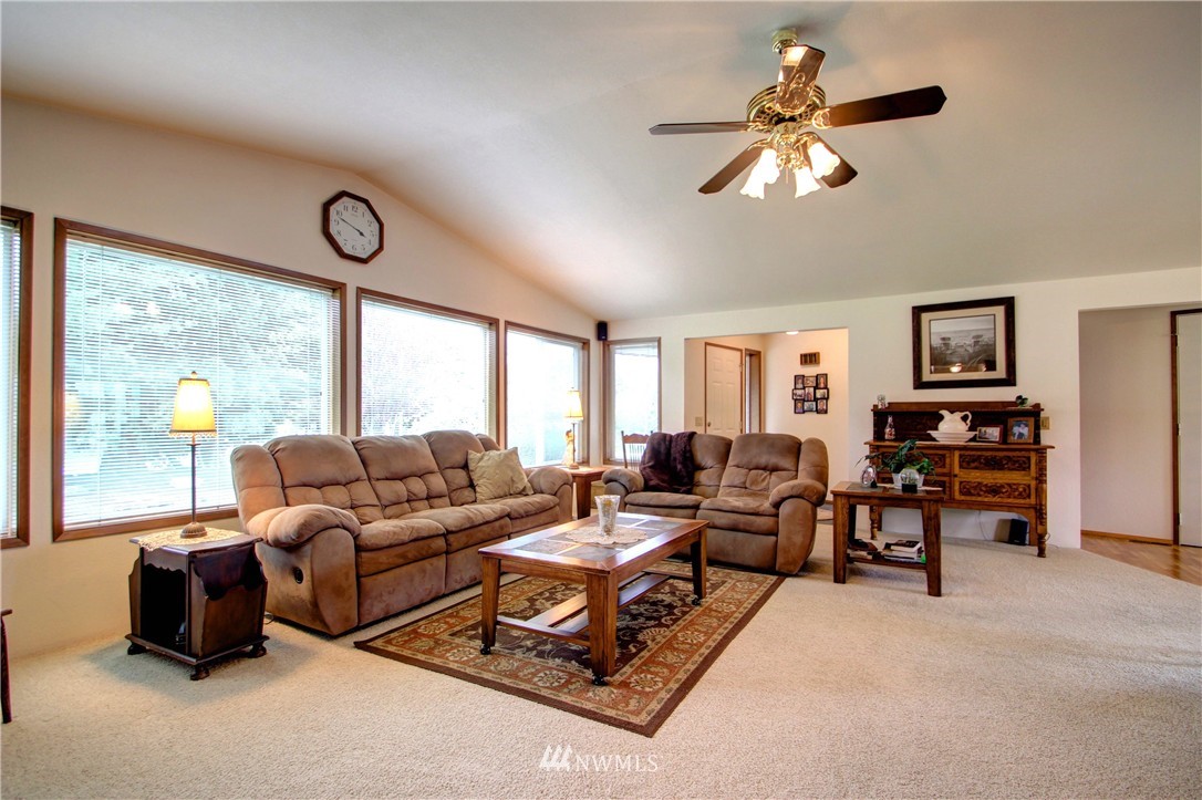 11097 Whistle Lake Road Anacortes, WA 98221 - Photo 6 of 24 Gallery Image 6