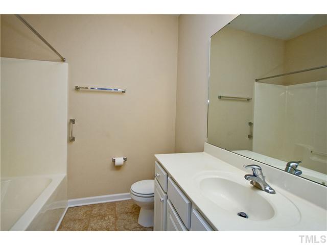 149 Deacon Ridge Street Wake Forest, NC 27587 - Photo 8 of 22 1st Floor ensuite bath bath