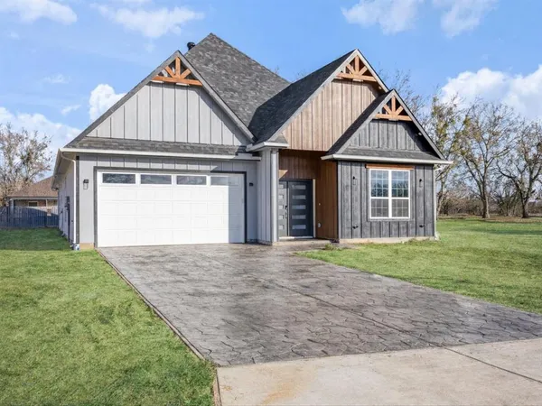 $397,999 | 123 Cedar Bend Drive, Trinidad, TX 75163