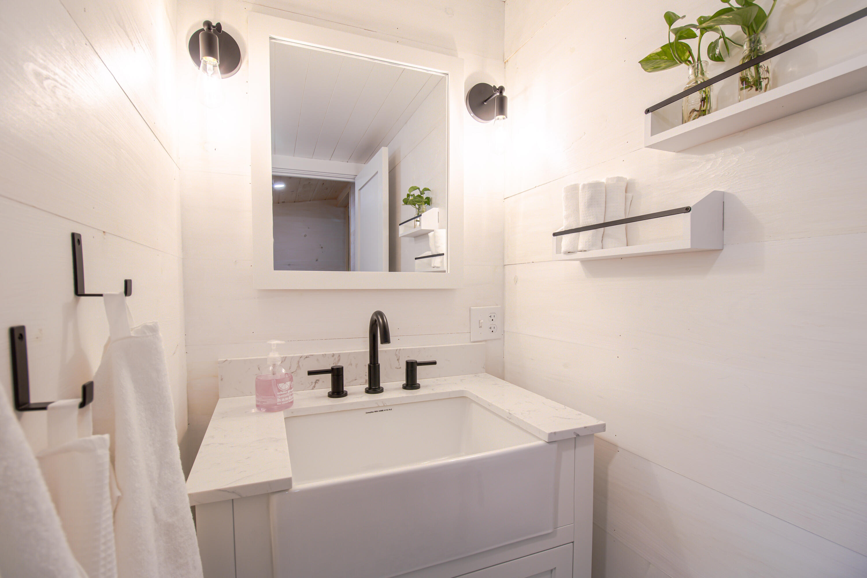 48 Moody's Island Road Nobleboro, ME 04555 - Photo 27 of 38 Full Bath