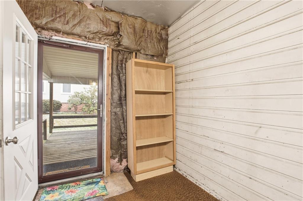 119 Union Street Salisbury, PA 15558 - Photo 17 of 33 a view of an empty room and a window