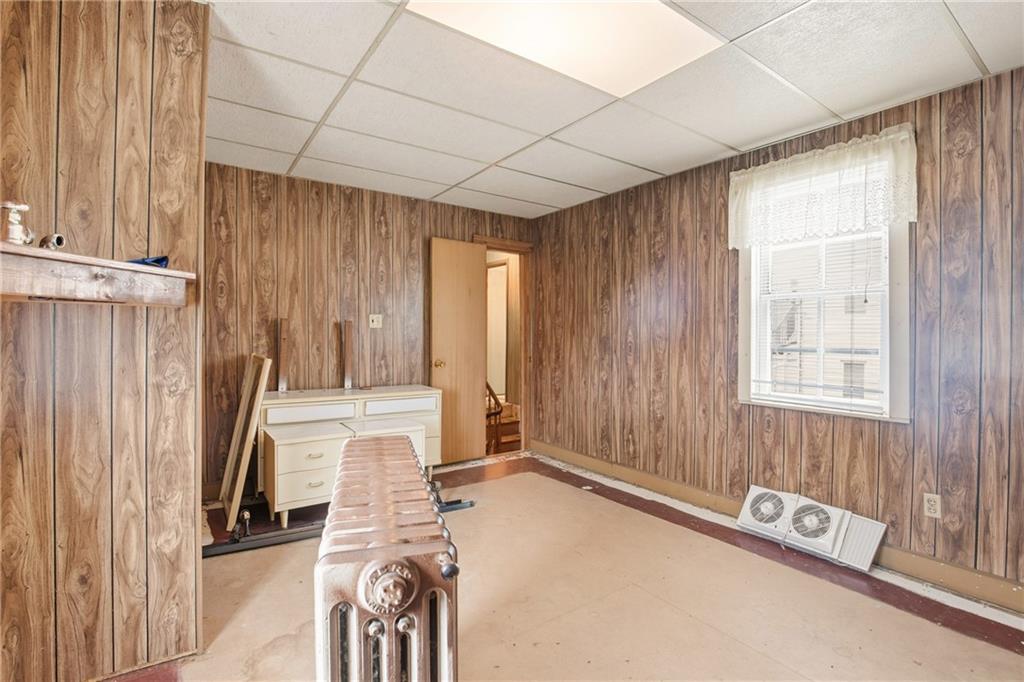 119 Union Street Salisbury, PA 15558 - Photo 20 of 33 a view of a livingroom with furniture