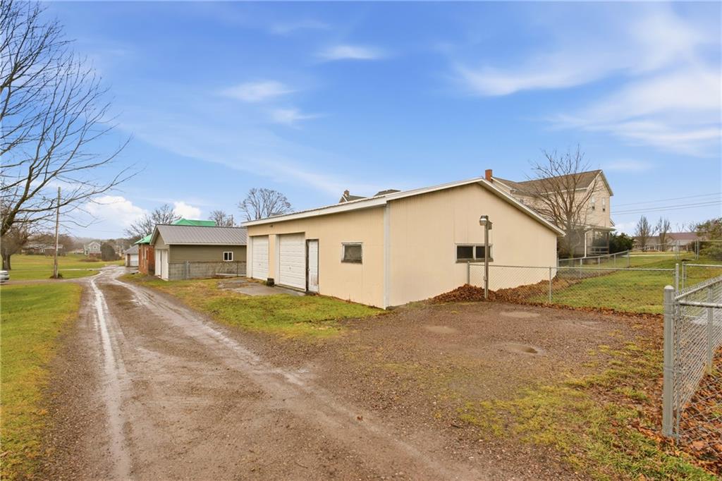 119 Union Street Salisbury, PA 15558 - Photo 33 of 33 a view of a house with backyard and road