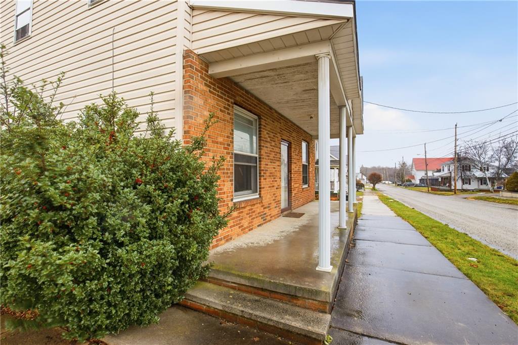 119 Union Street Salisbury, PA 15558 - Photo 6 of 33 a view of a street with houses