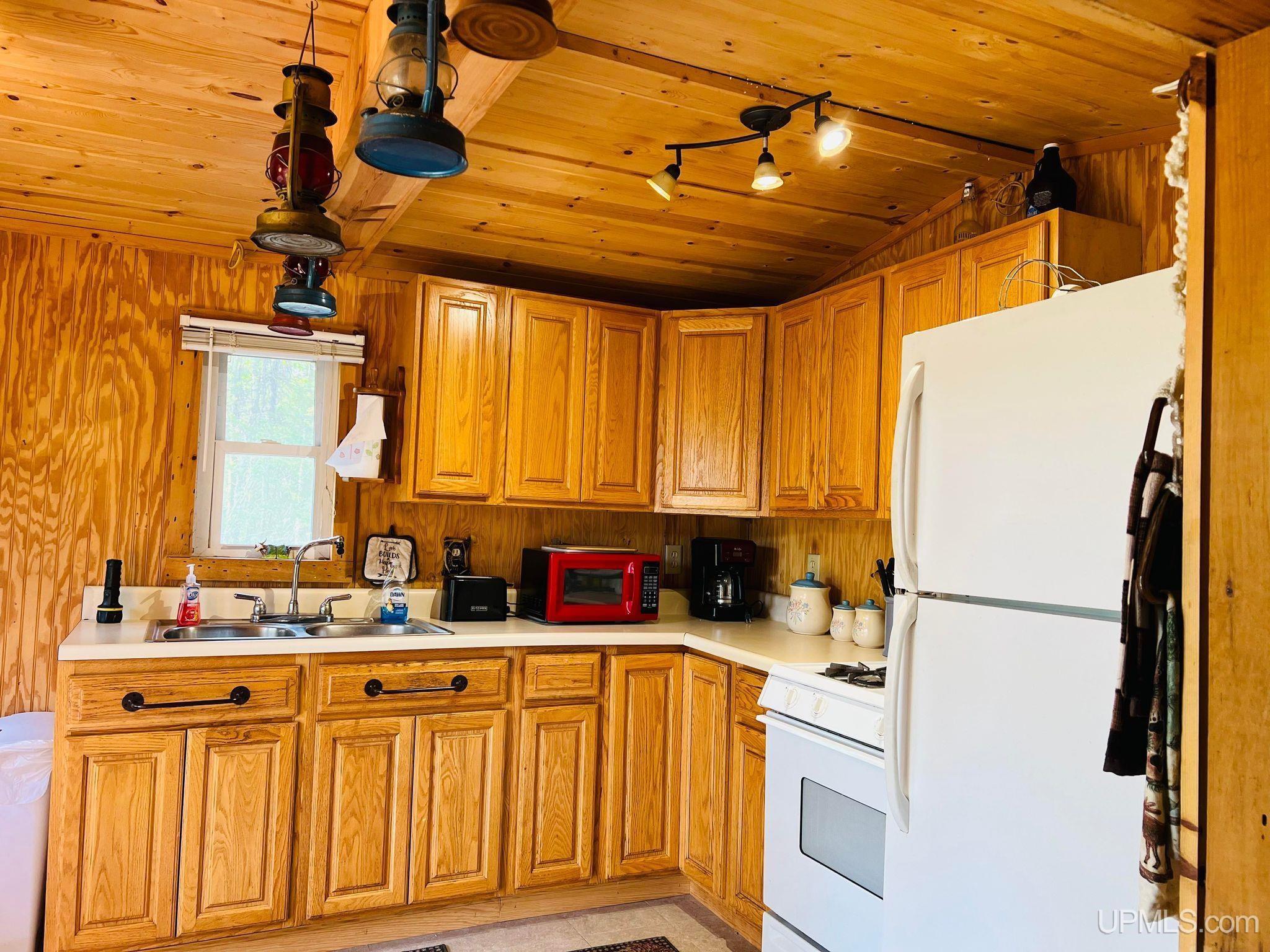 649 West Gulliver Lake Road Gulliver, MI 49840 - Photo 14 of 24