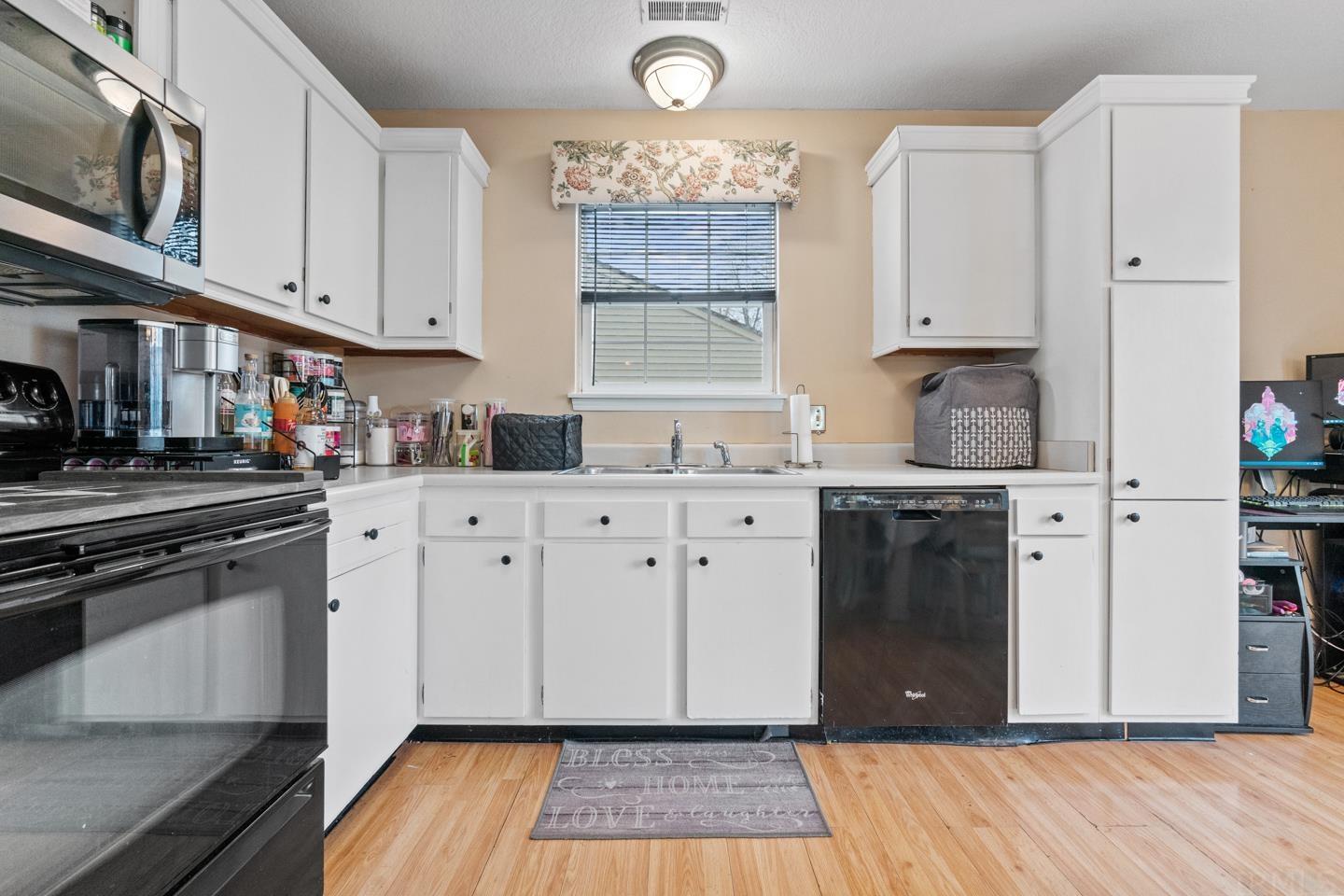 3305 Cedar Ridge Run Fort Wayne, IN 46808 - Photo 11 of 32 Gallery Image 11