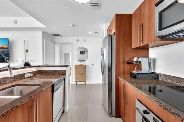 $4,800 | 300 South Biscayne Boulevard, Unit 2916, Miami, FL 33131