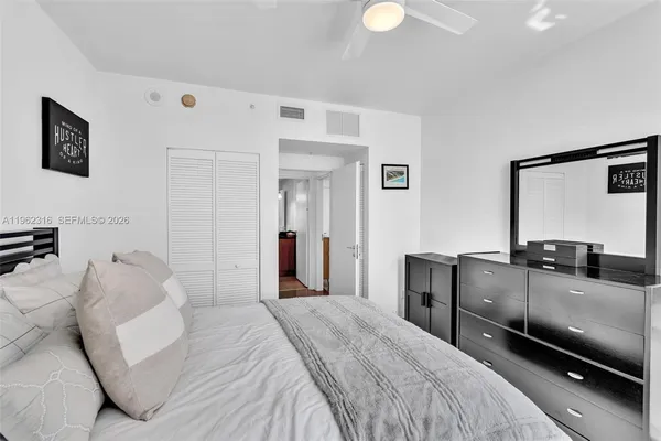 $4,800 | 300 South Biscayne Boulevard, Unit 2916, Miami, FL 33131