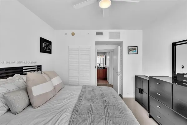 $4,800 | 300 South Biscayne Boulevard, Unit 2916, Miami, FL 33131