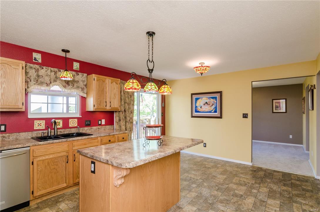 153 Picketts Run O'Fallon, IL 62269 - Photo 8 of 34