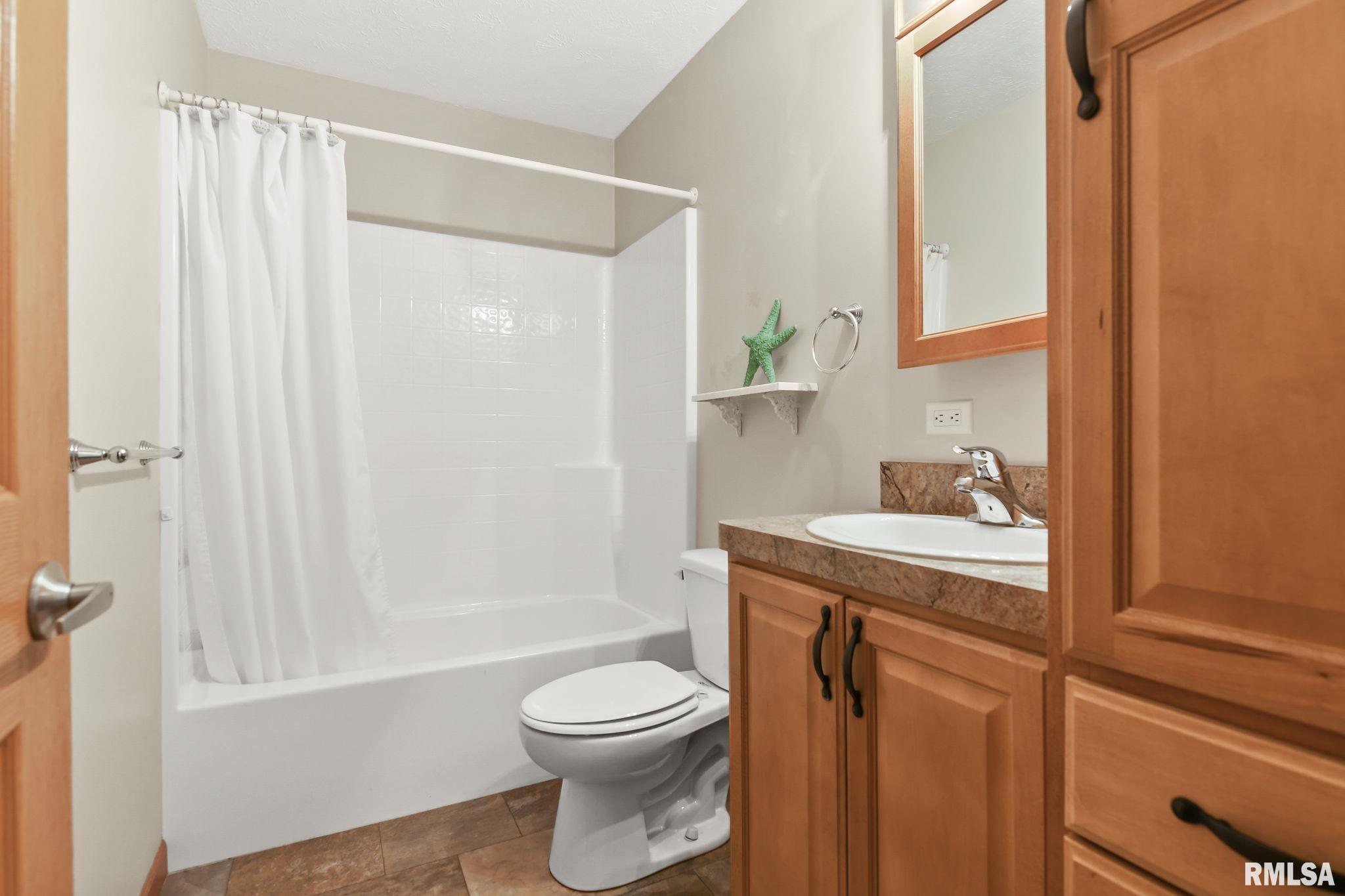 2800 Vía Rosso, Unit 515 Springfield, IL 62703 - Photo 26 of 28 Gallery Image 26