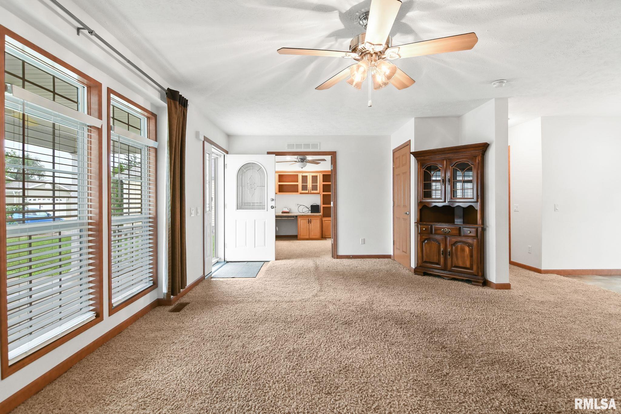 2800 Vía Rosso, Unit 515 Springfield, IL 62703 - Photo 6 of 28 Gallery Image 6