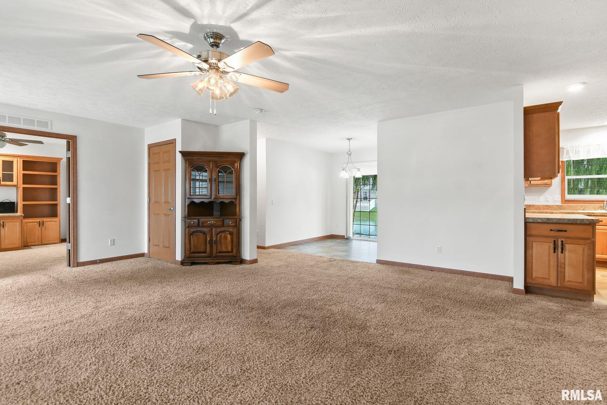 2800 Vía Rosso, Unit 515 Springfield, IL 62703 - Photo 7 of 28 Gallery Image 7