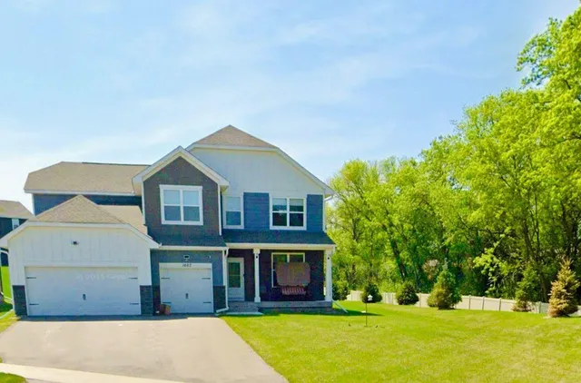 $725,000 | 1663 Oak Creek Drive, Chaska, MN 55318