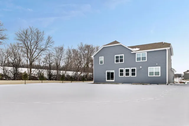 $725,000 | 1663 Oak Creek Drive, Chaska, MN 55318