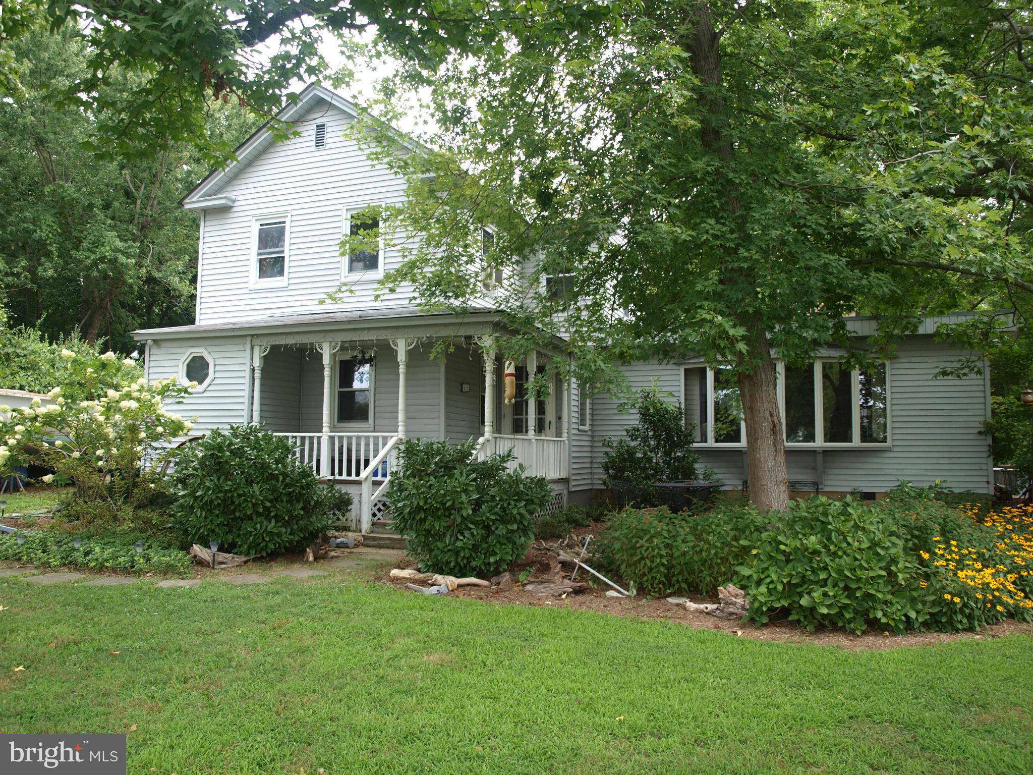 1057 Carrs Wharf Road Edgewater, MD 21037 - Photo 2 of 29 Exterior (Front)