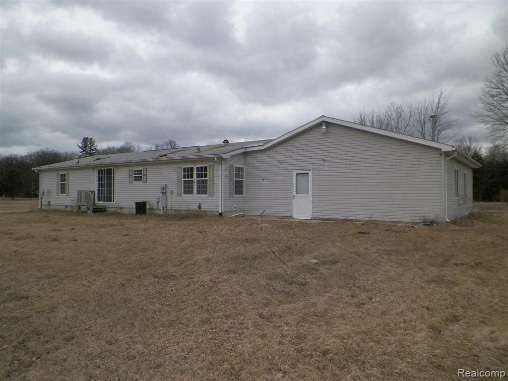 5675 Murphy Lake Road Millington, MI 48746 - Photo 18 of 18 262-161381 - Rear.JPG