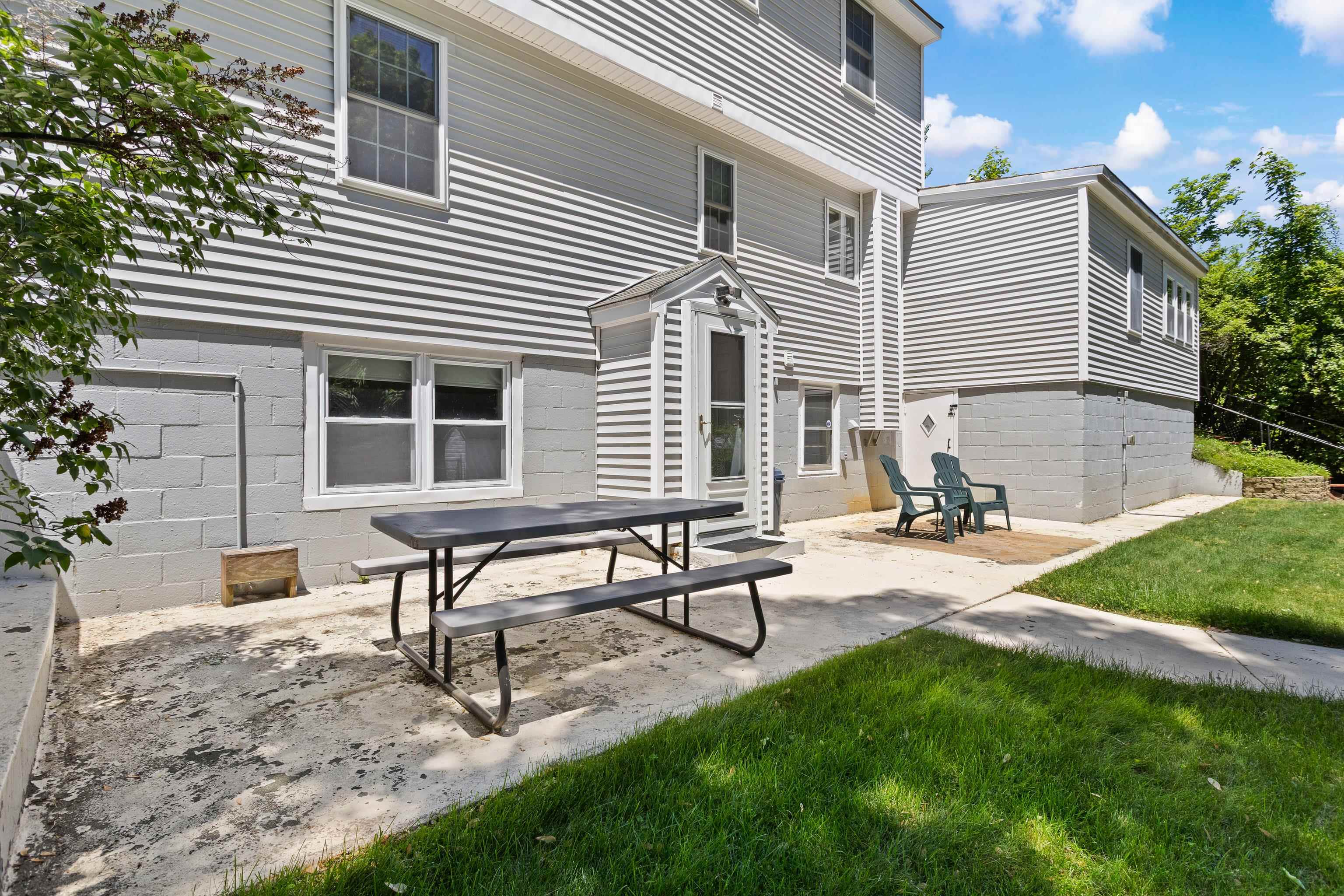 611 Coolidge Avenue Manchester, NH 03102 - Photo 53 of 55