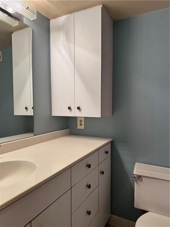 1160 Bower Hill Road, Unit 314A Pittsburgh, PA 15243 - Photo 14 of 24 a bathroom with a sink and a toilet