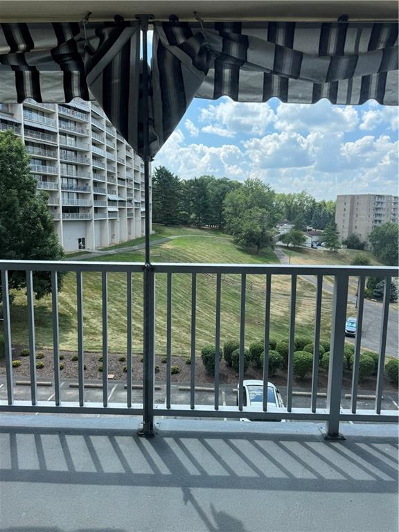 1160 Bower Hill Road, Unit 314A Pittsburgh, PA 15243 - Photo 15 of 24 a view of a balcony