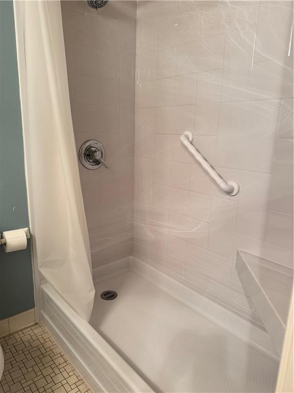 1160 Bower Hill Road, Unit 314A Pittsburgh, PA 15243 - Photo 17 of 24 a bathroom with a shower