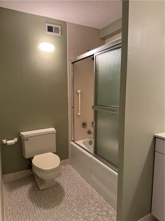 1160 Bower Hill Road, Unit 314A Pittsburgh, PA 15243 - Photo 20 of 24 a bathroom with a toilet and a shower