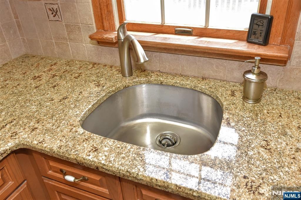 9 Ricker Road West Milford, NJ 07435 - Photo 7 of 44