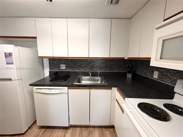 $2,800 | 770 Claughton Island Drive, Unit 606, Miami, FL 33131