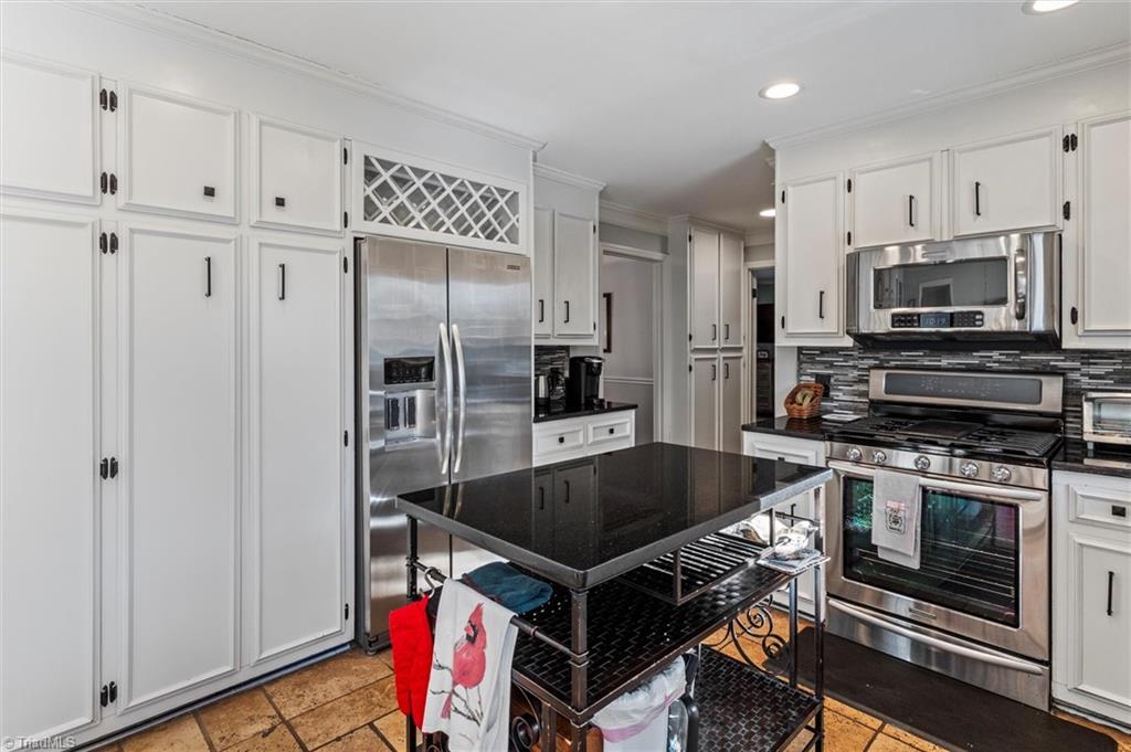 140 Quail Run Road Mount Airy, NC 27030 - Photo 10 of 38