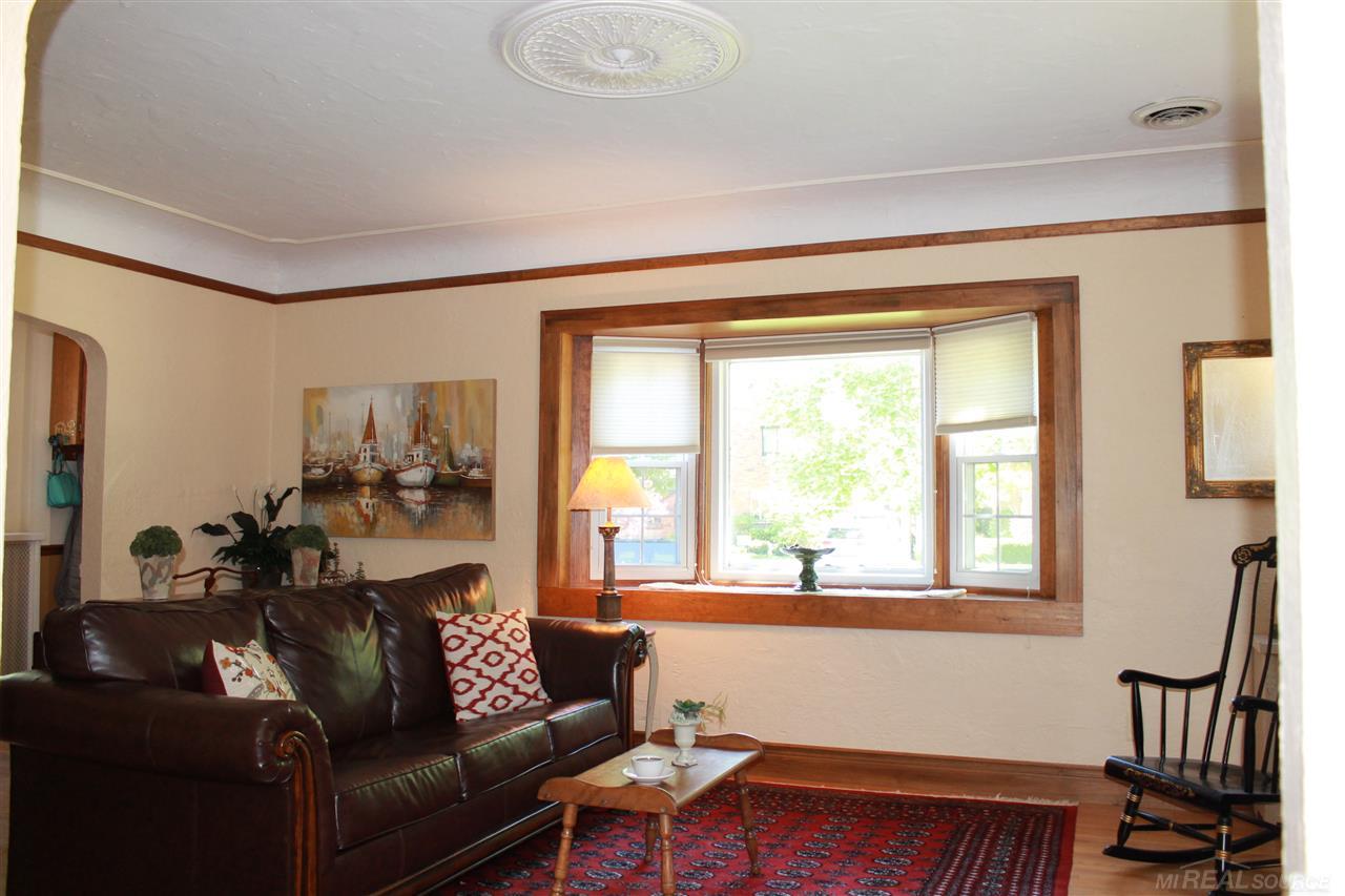 755 Lincoln Road Grosse Pointe, MI 48230 - Photo 12 of 43 31307447-11.JPG