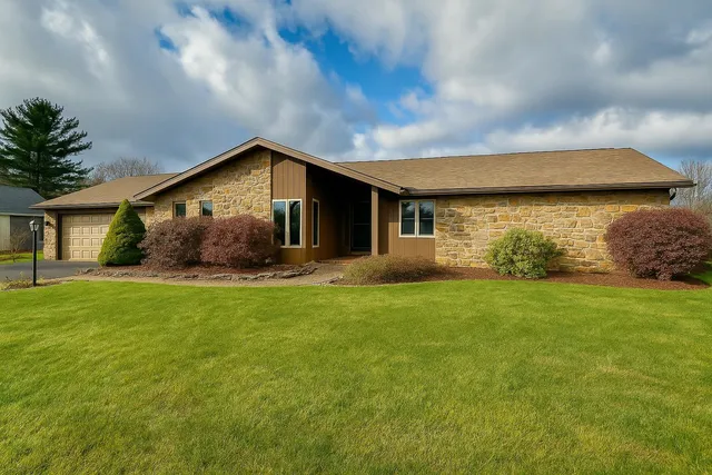 $525,000 | 10 Camels Hump Drive, Barre Town, VT 05641