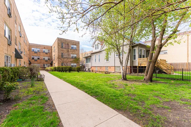 $175,000 | 1709 West Estes Avenue, Unit 1S, Chicago, IL 60626