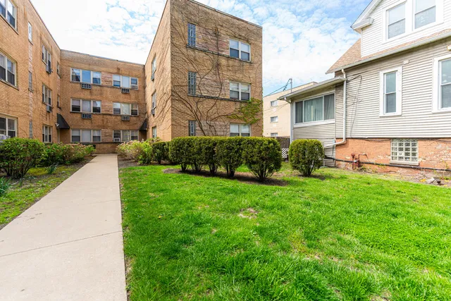 $175,000 | 1709 West Estes Avenue, Unit 1S, Chicago, IL 60626