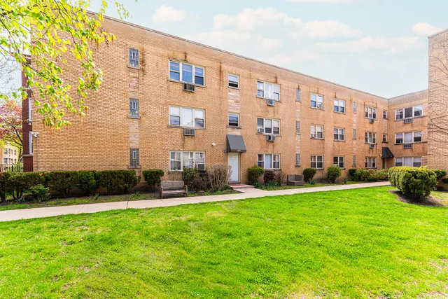 $175,000 | 1709 West Estes Avenue, Unit 1S, Chicago, IL 60626