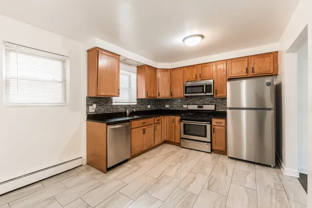 $175,000 | 1709 West Estes Avenue, Unit 1S, Chicago, IL 60626