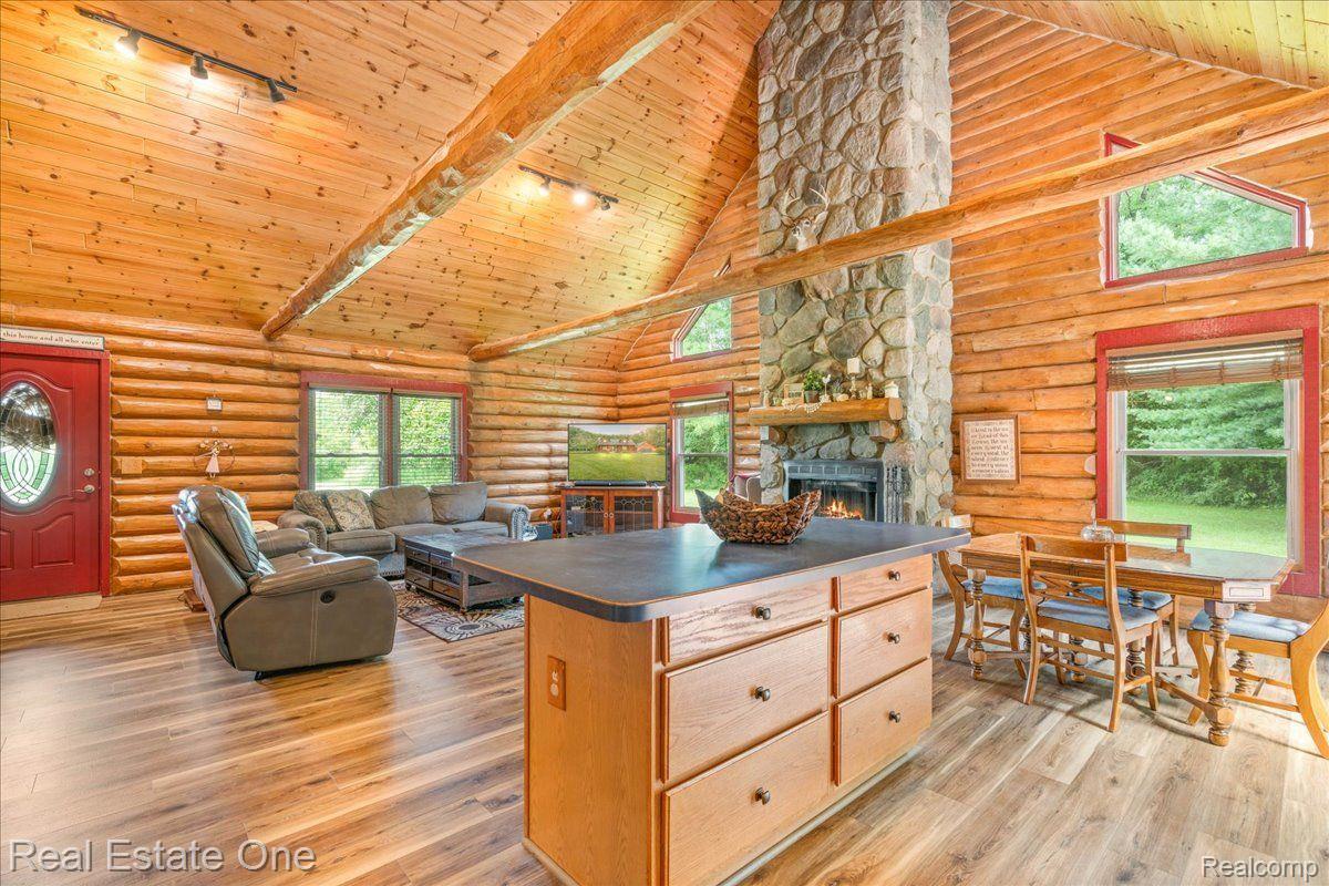 7596 Fisher Road Howell, MI 48855 - Photo 14 of 41 Dining/Great Room