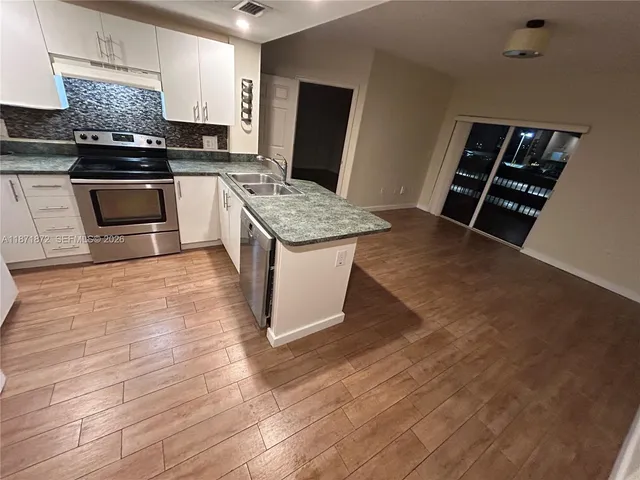 $2,950 | 3410 Coral Way, Unit PH02, Miami, FL 33145