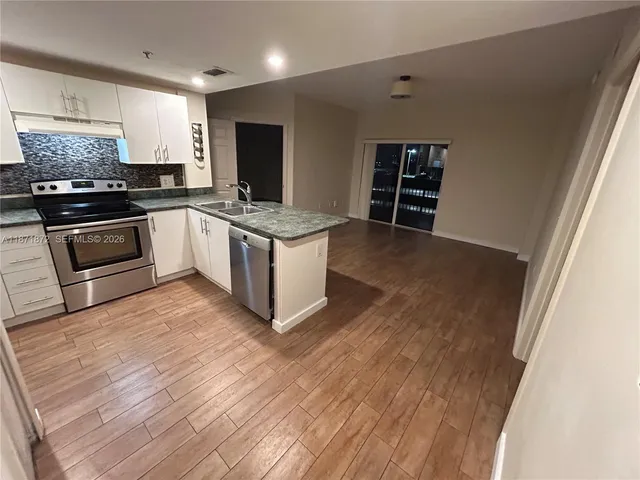 $2,950 | 3410 Coral Way, Unit PH02, Miami, FL 33145