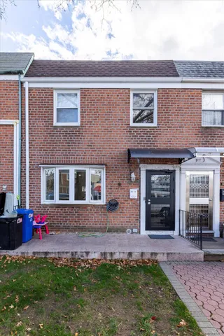 $1,100,000 | 144-14 68th Avenue | Kew Gardens Hills