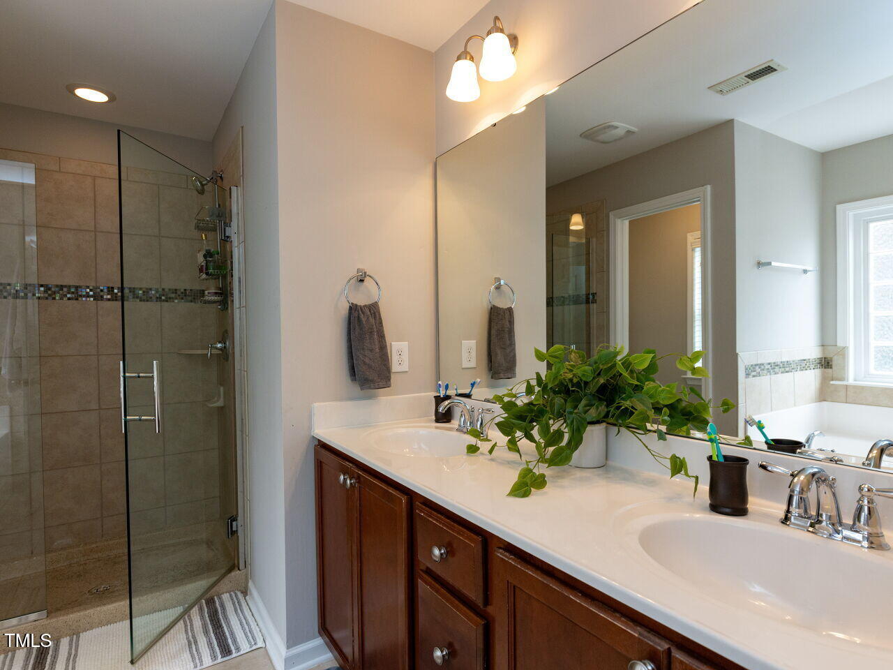946 Ileagnes Road Raleigh, NC 27603 - Photo 19 of 31 021-1280x960-master-bathroom